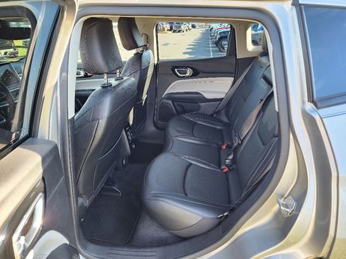 Certified 2022 Jeep Compass Limited image 31