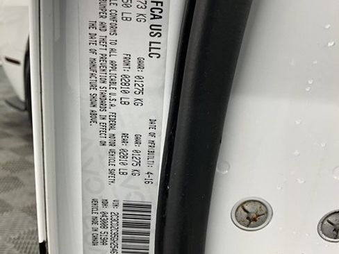 Used 2016 Dodge Challenger SRT Hellcat image 31