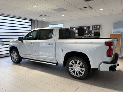 New 2026 Chevrolet Silverado 1500 High Country image 3