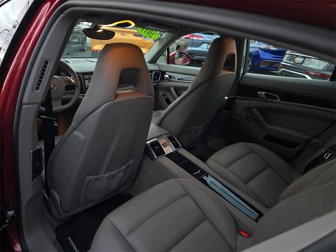 Used 2011 Porsche Panamera 4 image 22