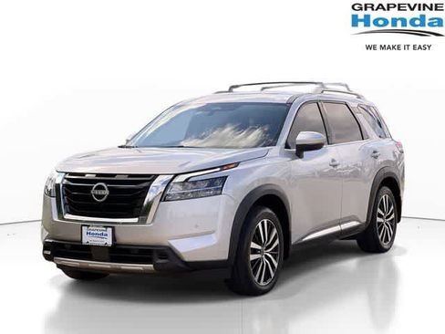 Used 2024 Nissan Pathfinder Platinum w/ Cargo Package AWD/4WD image 1