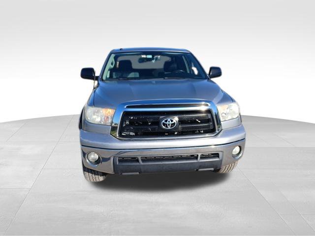 Used 2012 Toyota Tundra 4x4 CrewMax w/ SR5 Pkg image 8