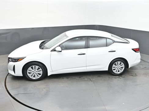 Certified 2025 Nissan Sentra S image 32