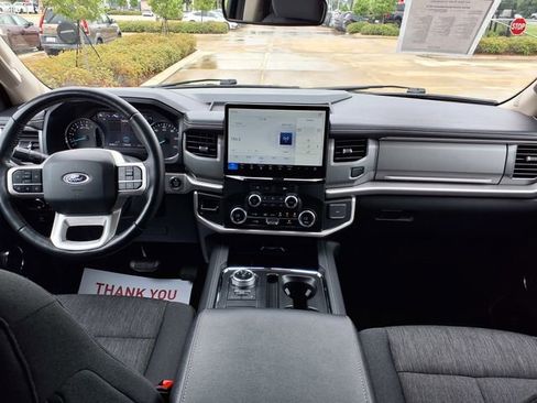 Used 2024 Ford Expedition XLT RWD image 24