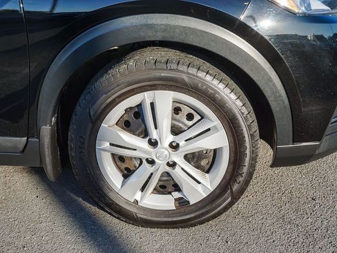 Used 2018 Nissan Kicks S image 9