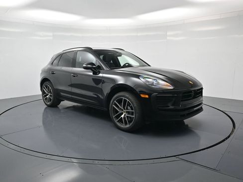 Certified 2026 Porsche Macan image 32