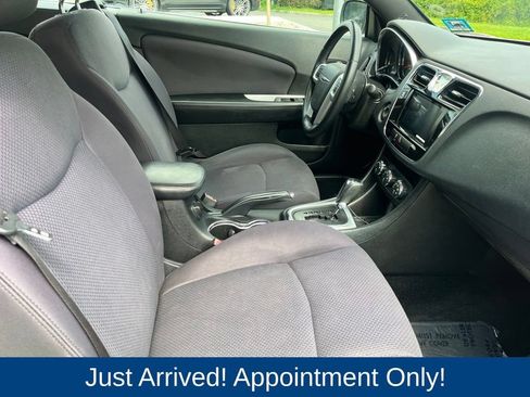 Used 2014 Chrysler 200 Touring FWD image 14