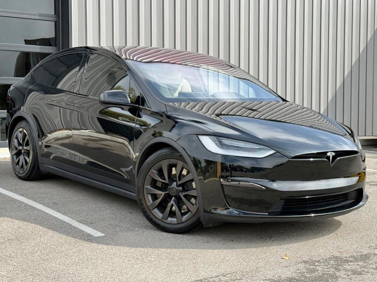 Used 2023 Tesla Model X AWD/4WD image 1