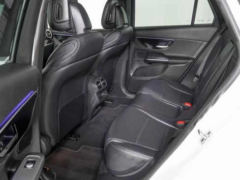 Used 2025 Mercedes-Benz GLC 300 GLC 300 image 13