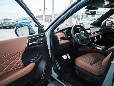 New 2026 Mitsubishi Outlander SEL FWD image 16