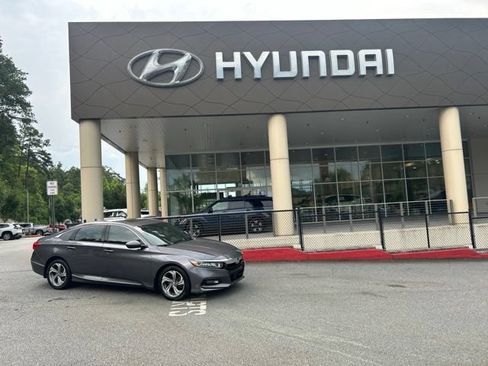 Used 2018 Honda Accord EX image 1