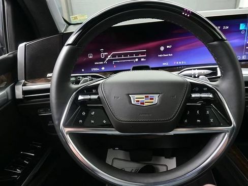 Used 2025 Cadillac Escalade Sport Platinum w/ LPO, ONYX Package AWD/4WD image 8