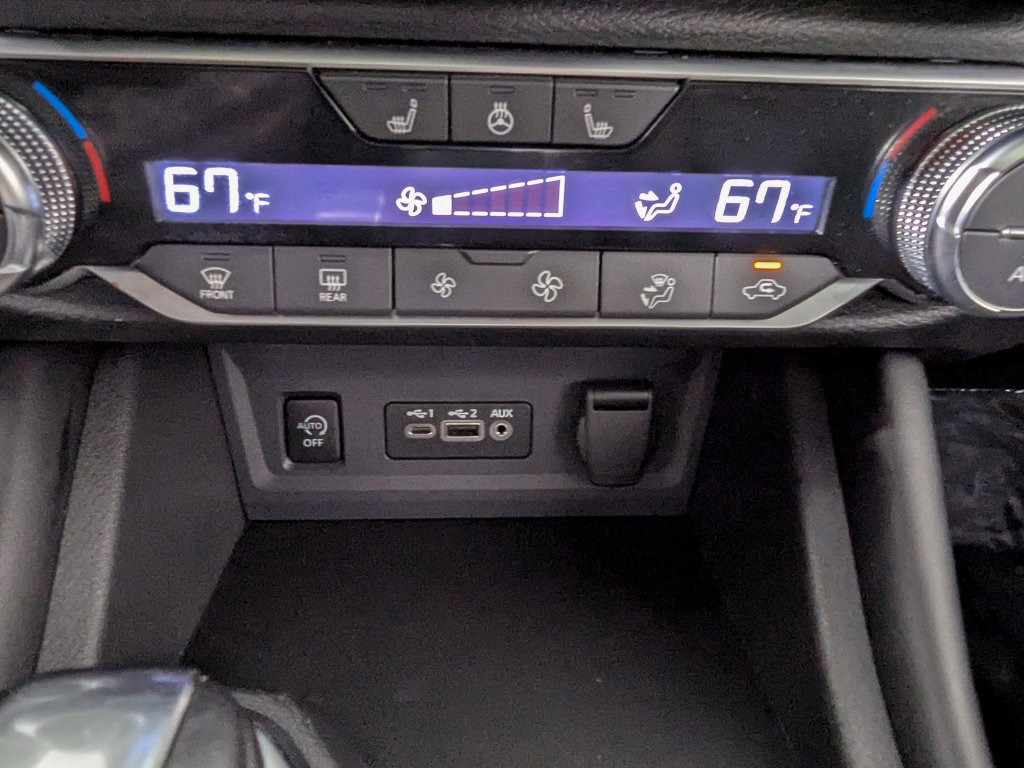 Used 2024 Nissan Sentra SR w/ SR Premium Package FWD image 25