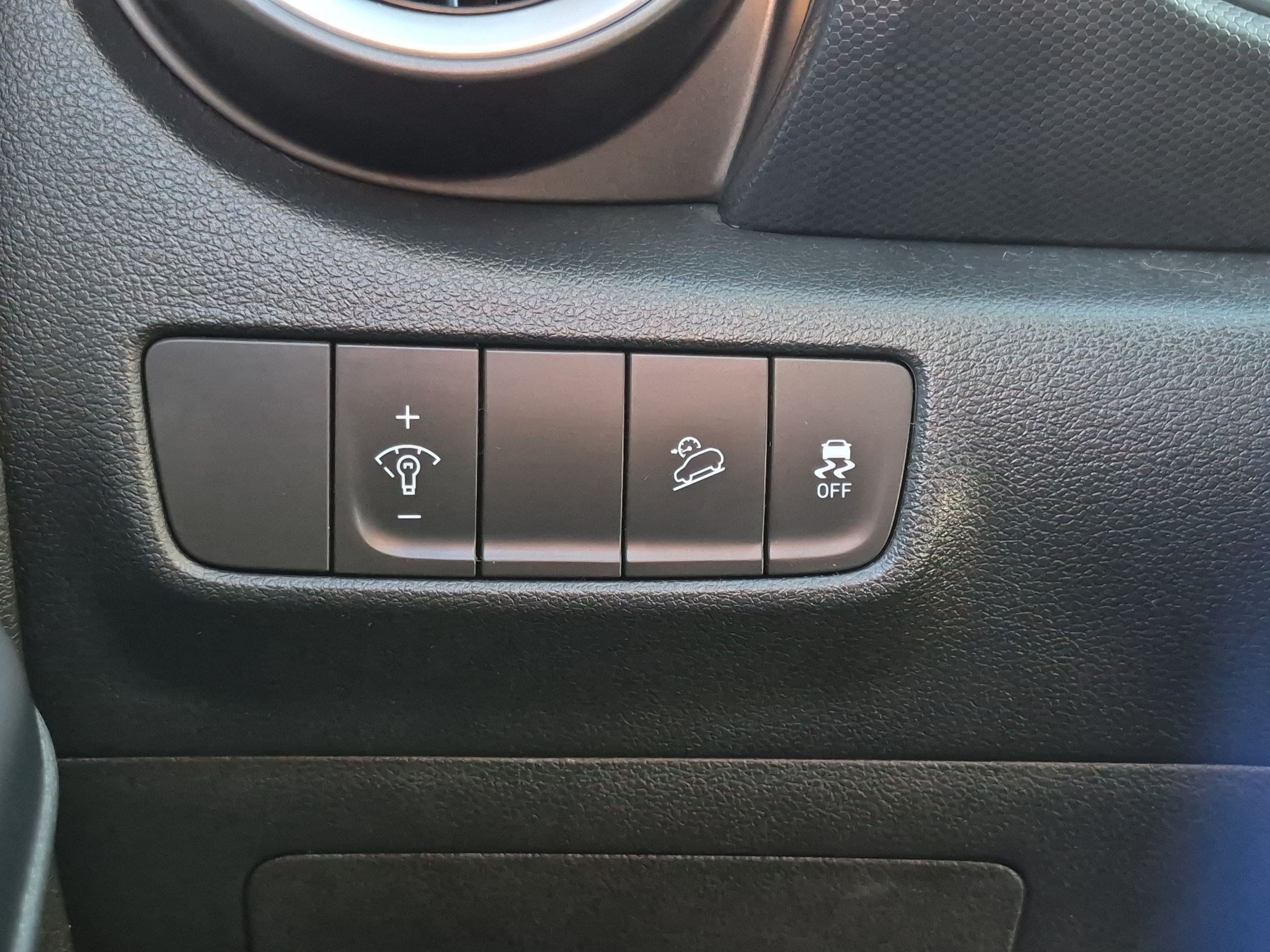 Used 2022 Hyundai Kona SEL w/ Cargo Package FWD image 15