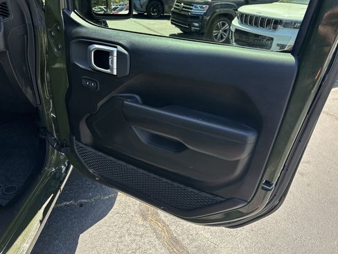 Used 2024 Jeep Wrangler Sport S AWD/4WD image 17