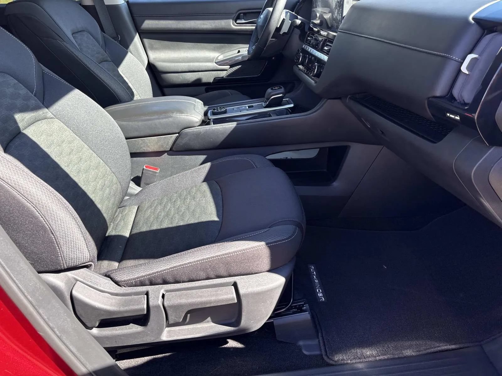 Used 2026 Nissan Pathfinder SV AWD/4WD image 26