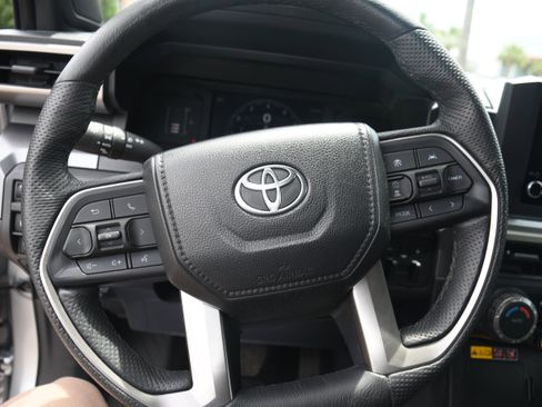 Certified 2024 Toyota Tacoma SR5 AWD/4WD image 12