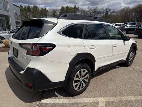 Used 2024 Subaru Outback Premium AWD/4WD image 2