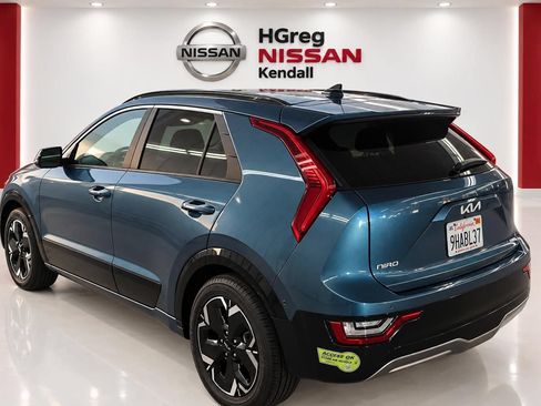 Used 2023 Kia Niro Wave FWD image 2