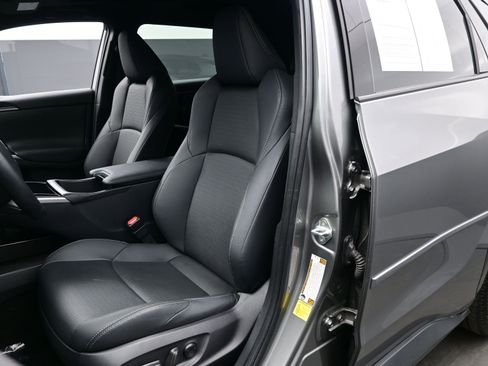 Used 2024 Toyota bZ4X Limited image 12