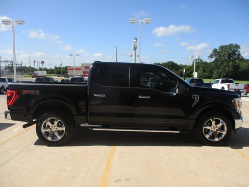 Used 2021 Ford F150 XLT w/ Equipment Group 302A High AWD/4WD image 8
