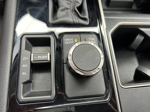 Used 2024 Toyota Tundra Limited AWD/4WD image 19