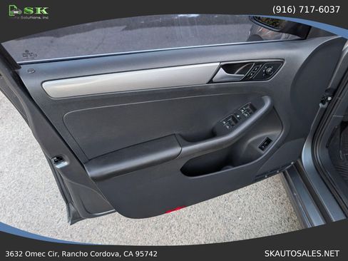 Used 2017 Volkswagen Jetta SE FWD image 18