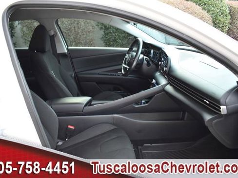 Used 2022 Hyundai Elantra SEL w/ Convenience Package image 21
