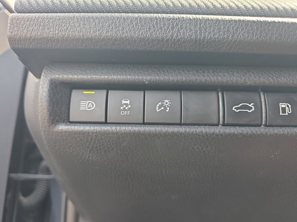 Used 2025 Toyota Camry SE FWD image 16