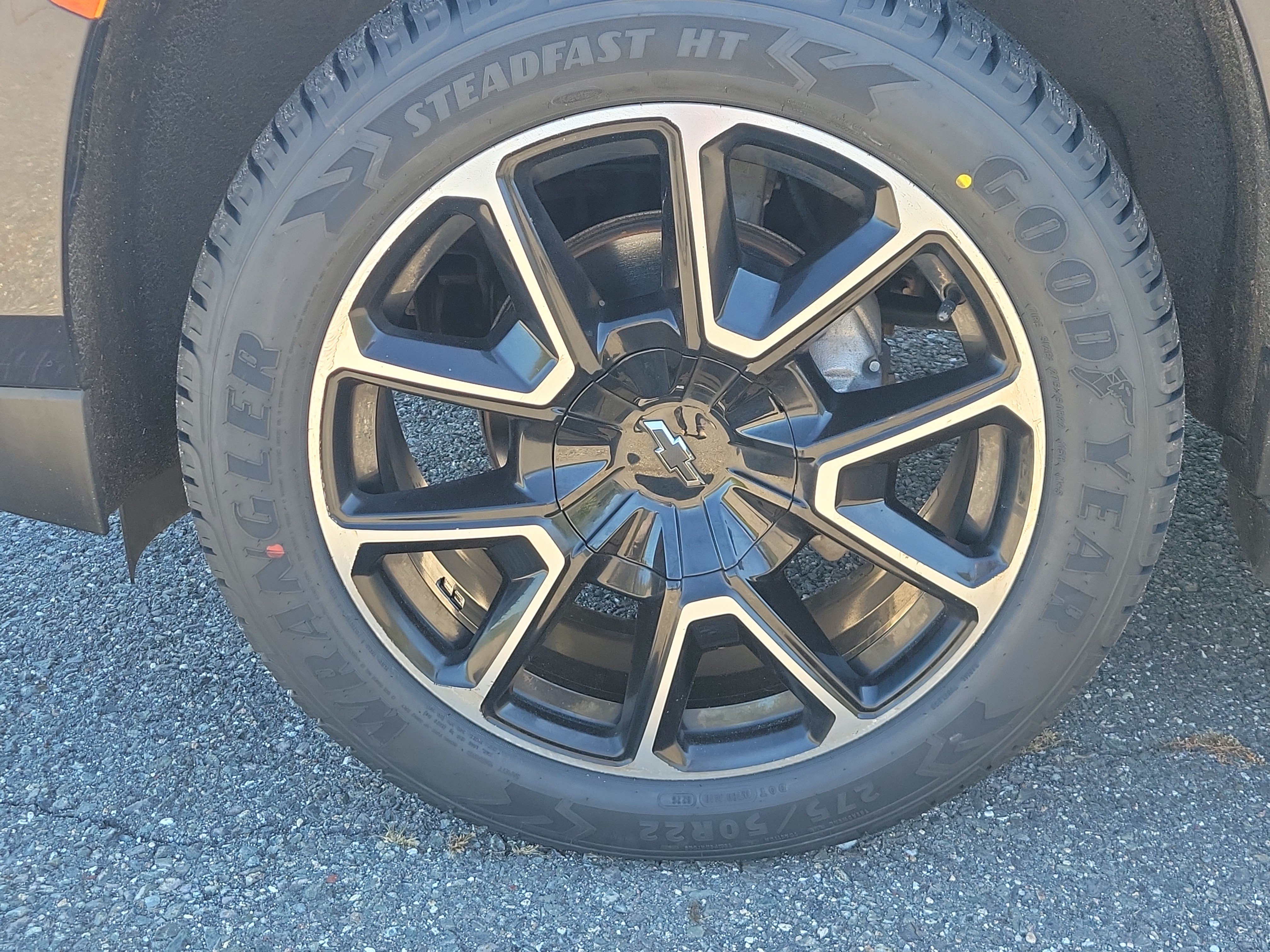 Used 2022 Chevrolet Tahoe RST w/ Luxury Package AWD/4WD image 12