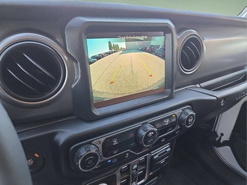 Used 2023 Jeep Wrangler Unlimited w/ 8.4" Radio Group AWD/4WD image 17