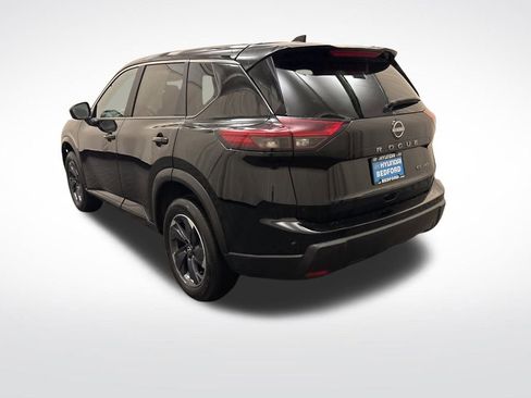 Used 2024 Nissan Rogue SV image 8
