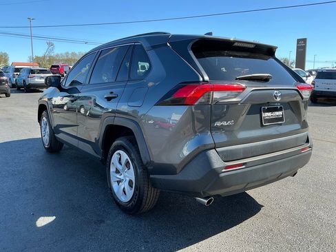Used 2020 Toyota RAV4 LE image 4