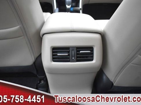 Used 2017 Honda Accord Touring image 25