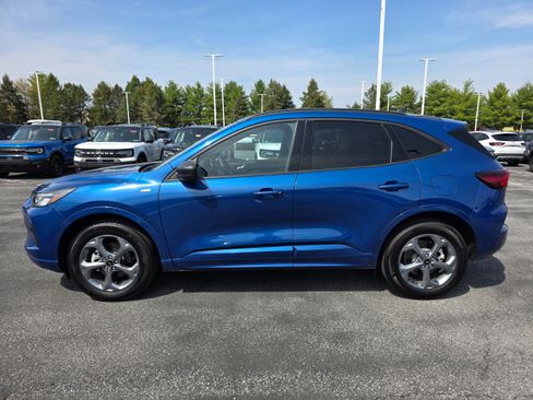 Certified 2023 Ford Escape ST-Line w/ Tech Pack #1 AWD/4WD image 2