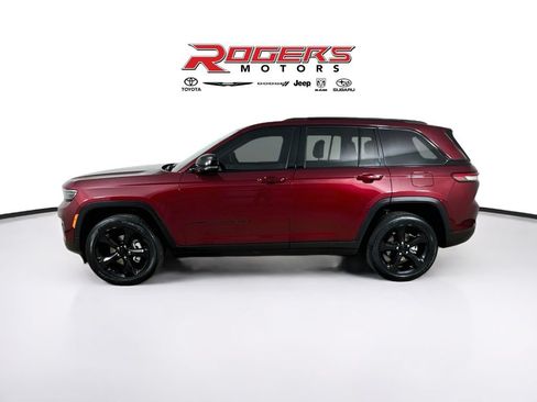 Used 2023 Jeep Grand Cherokee Altitude AWD/4WD image 4