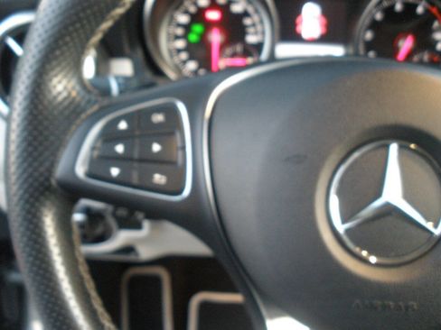 Used 2019 Mercedes-Benz GLA 250 4MATIC image 39