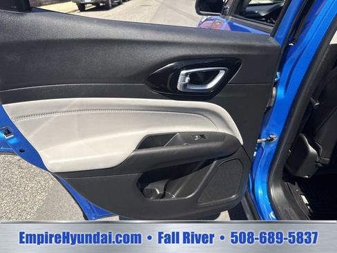 Used 2022 Jeep Compass Limited AWD/4WD image 17