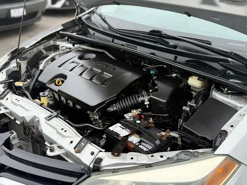 Used 2015 Toyota Corolla LE FWD image 14