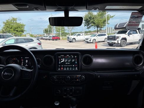 Used 2023 Jeep Wrangler Unlimited Sport AWD/4WD image 16