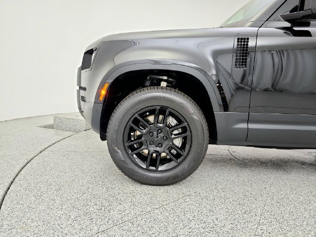 Certified 2026 Land Rover Defender 110 S AWD/4WD image 29