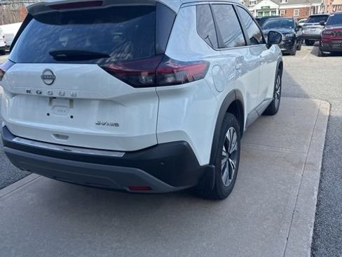 Used 2022 Nissan Rogue SV w/ SV Premium Package image 7