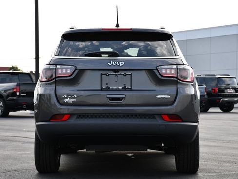 Used 2023 Jeep Compass Latitude AWD/4WD image 6