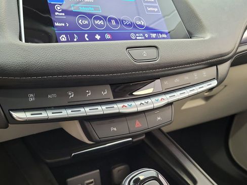 Used 2022 Cadillac XT4 Luxury w/ Driver Awareness Package FWD image 25