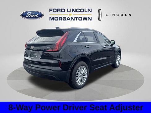 Used 2024 Cadillac XT4 Luxury w/ Cold Weather Package image 7
