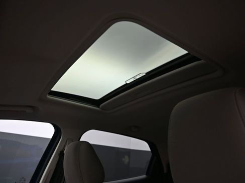 Used 2021 Ford EcoSport SE w/ SE Convenience Package image 11