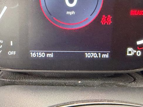 Used 2022 MINI Cooper 2-Door Hardtop w/ Premium Package image 63