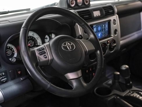 Used 2010 Toyota FJ Cruiser 4WD image 16