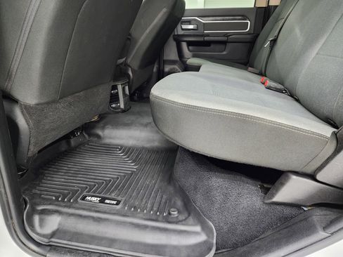 Used 2019 RAM 2500 Big Horn image 9