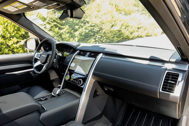 New 2026 Land Rover Discovery Limited Edition AWD/4WD image 19